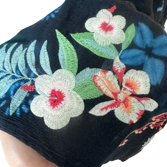 🌺Johnny Was Tunic🌺 - Picture 5 of 12